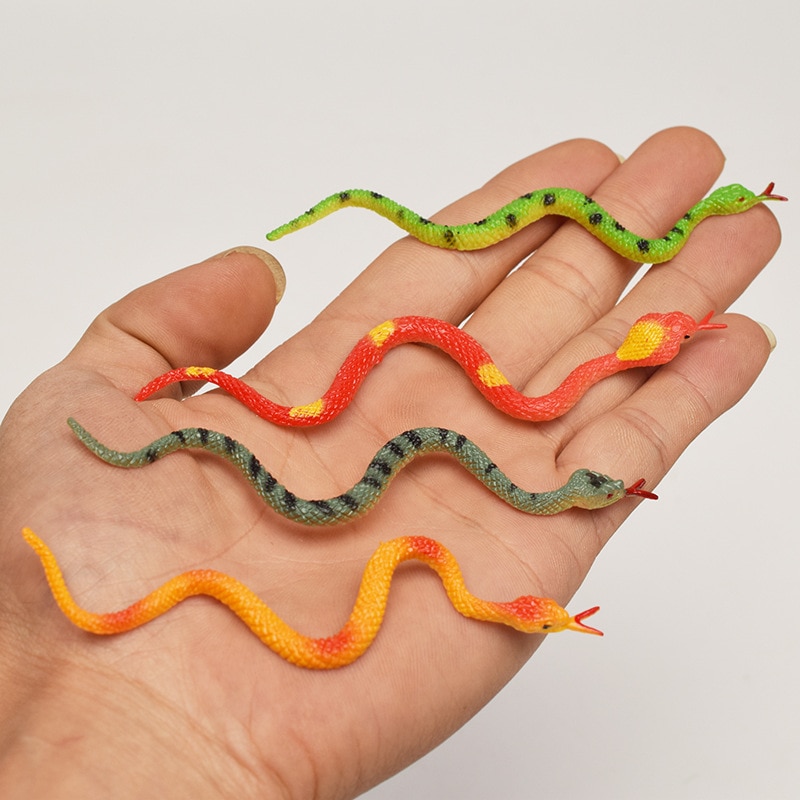 12pz Parodia giocattolo di simulazione rettile modello cobra pvc morbido serpente di gomma scaltro spaventoso giocattolo modello mini di serpente