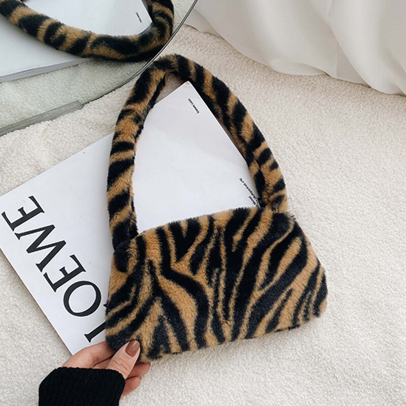Winter Vintage Zebra Patroon Schouder Onderarm Zak Vrouwelijke Pluche Herfst Handtas Zachte Warme Bont Tote Purse Voor Lady Clutch Bag sac: khaki zebra
