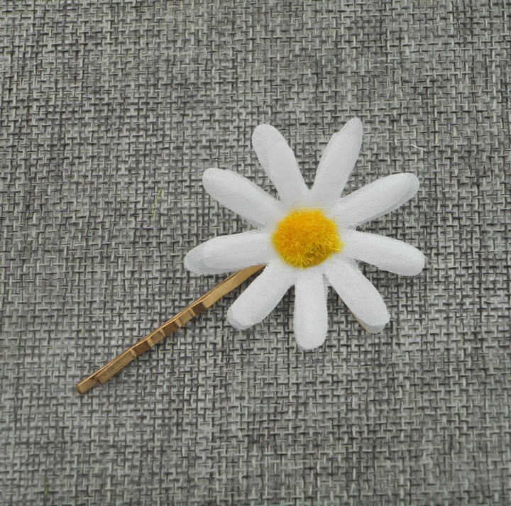 Fresh White Daisy Hair Pins Artificial Fabric Flowers Clips for Women Accessories Bride Jewelry Bridal Head Piece Party Headwear: 4cm white DFA212