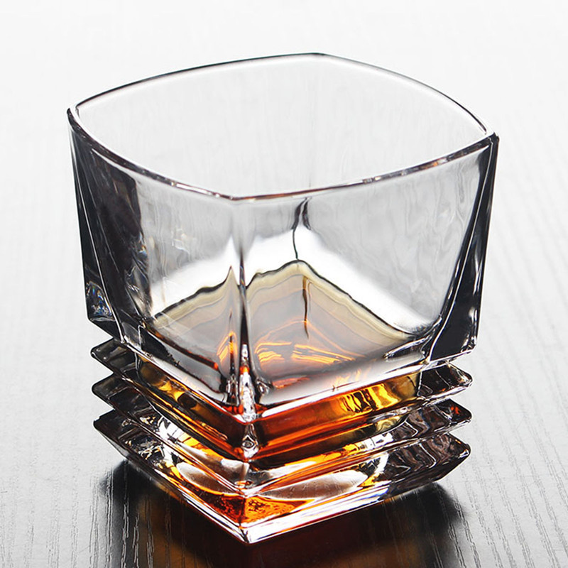 Merkki viinilasi lyijytön lämmönkestävä läpinäkyvä kristalliolutviski brandy vodka kuppi monikuvioinen juomapatukka