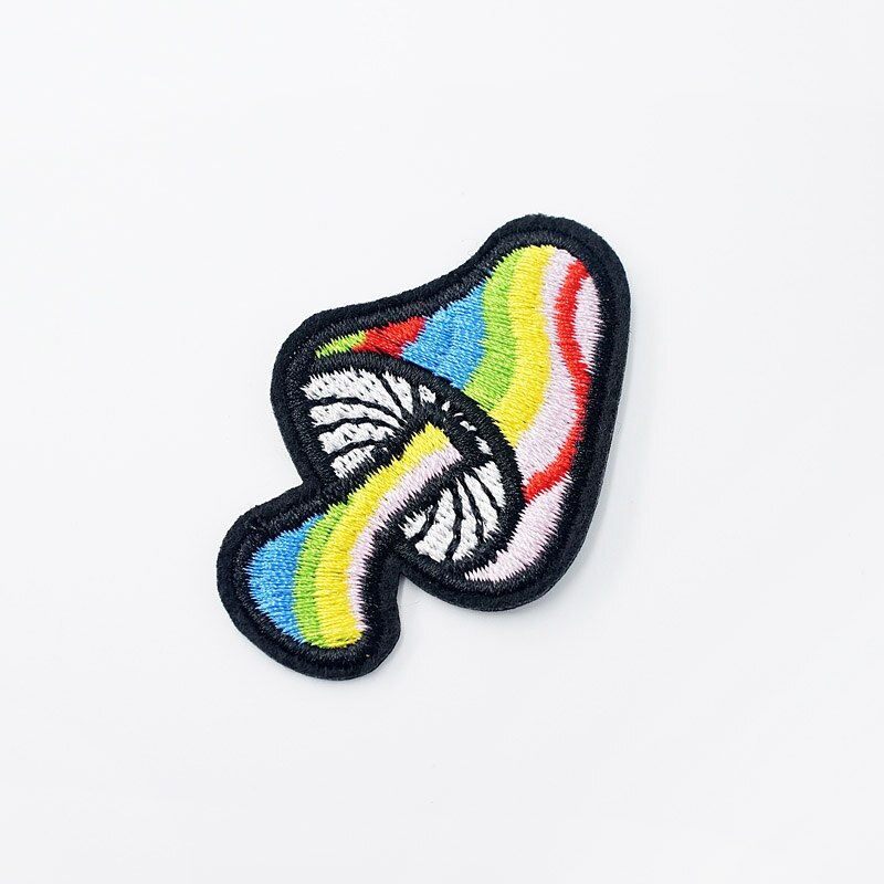 Paddestoel Size:4.0X5.9Cm Doek Ijzer Op Flarden Badge Geborduurde Badges Abstract Kids Patch Voor Kleding Stickers 0153