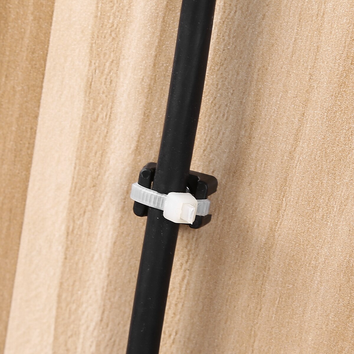 50 stk nylon fastgør beslag hjemmekontor kabelbinder mount base clips skrue type sadel form organisator vugger til ledningshåndtering