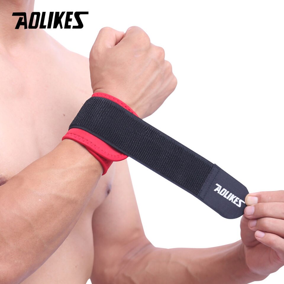 1Pcs Wrist Support Brace Brand Wristband Men Women Gym Wrestle Adjustable Sports Protection Wrist: Red