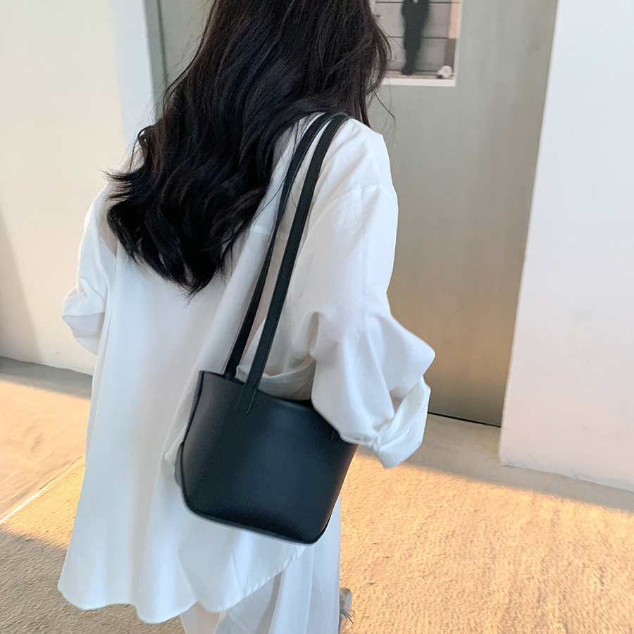 Bolso sencillo de un hombro para axila, bolso tipo cubo de cuero PU a la para mujer, bolso cuadrado pequeño rojo coreano para verano y otoño