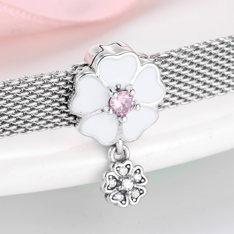 100% di alta qualità Smalto Bianco Fiori con ciondola ottavino Fiore Del metallo Perline clip in forma riflessioni Braccialetto di Fascino Monili che fanno