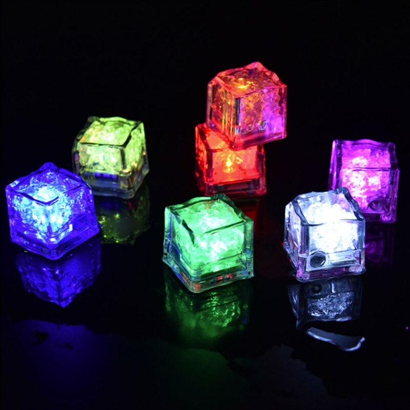 Creatieve Kleine Ice Cube Speelgoed Met Water Led Speelgoed Voor Party Decoraties Festival Levering Willekeurige Gratis En K9O3: Default Title