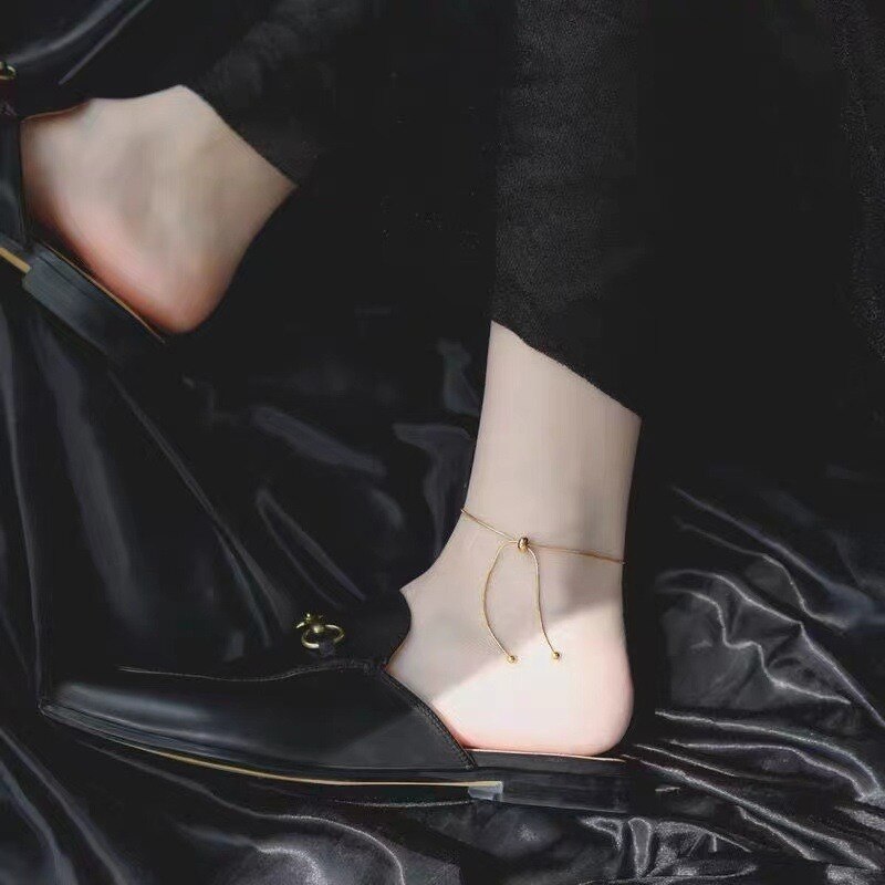 Schlichte 18k vergoldete fußkettchen, verstellbar, vintage-stil, zurückhaltende eleganz, trendiger schmuck