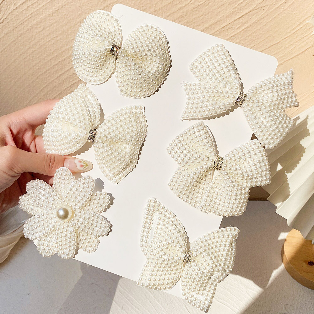Nuevos lazos para el cabello de perlas blancas con pinzas para el cabello para niñas y niños, capas de Boutique, lazos centrales de diamantes de imitación ostentosos, horquillas, accesorios para el cabello