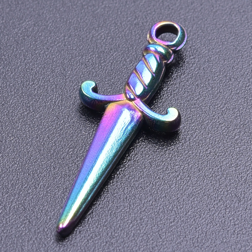 Mini dijes de espada, cuchillo gótico, suministros para fabricación de joyas, colgante de acero inoxidable, accesorios para collares DIY, 5 uds.