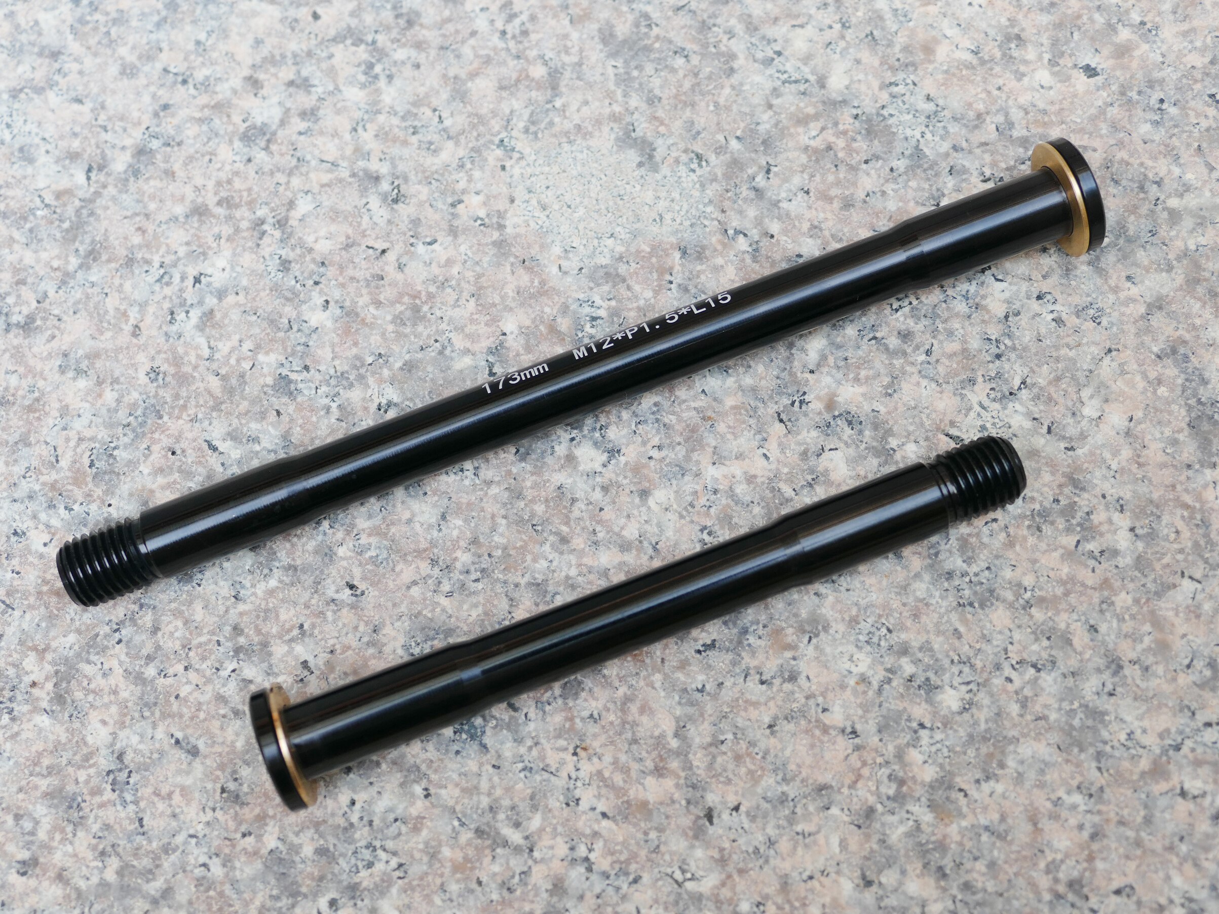 2 pcs axle ( Front & Rear ) Brand Road Gravel Bike Axle Thru-axle 142mm * 12mm Frame + 100mm * 12mm Front Fork