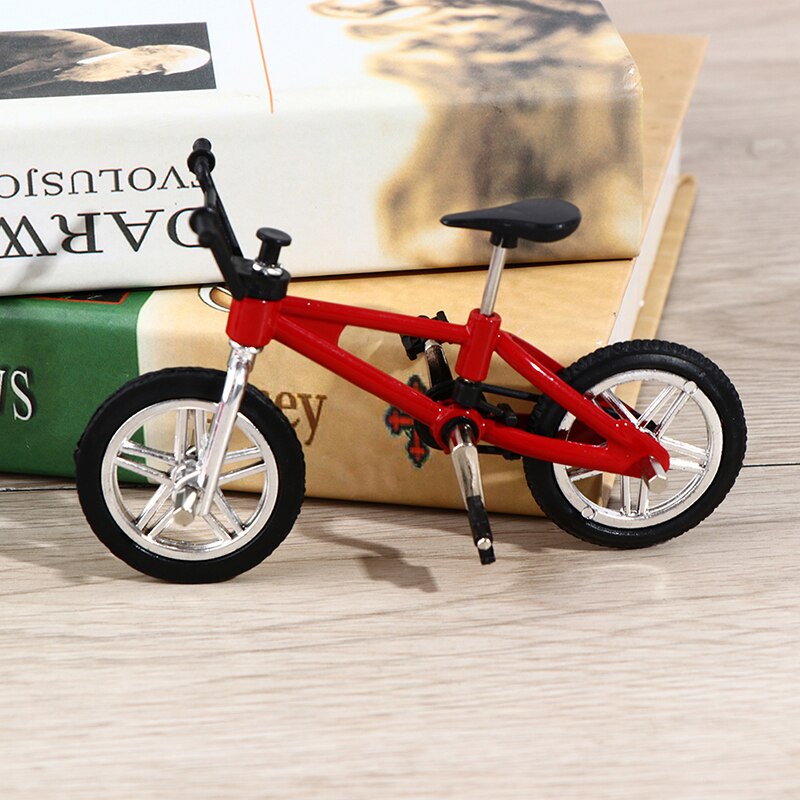 1pc Dollhouse Miniature Bicycle Sport Toys for Doll House Decoration Accessories: RD