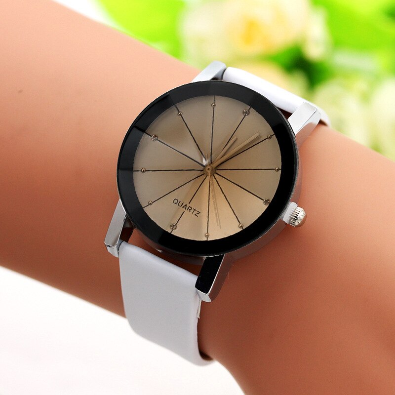 Ronde Paar Horloge Zwart en Wit Bruin Dial Lederen Pointer Mannelijke en Vrouwelijke Student Temperament Horloge