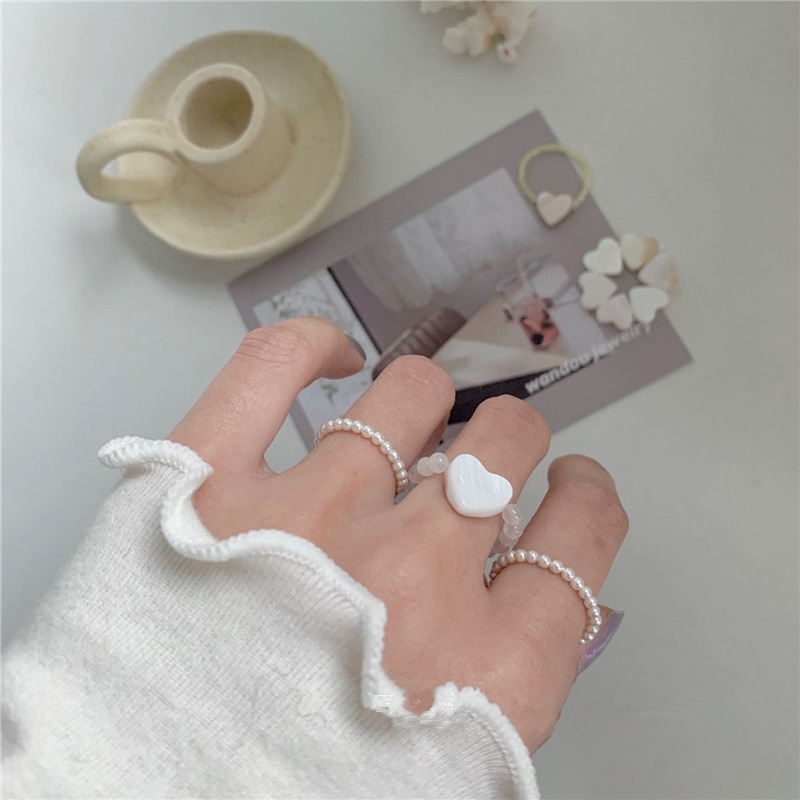 AOMU Korean Vintage Love Heart Shell Multicolor Handmade Beaded Small Crystal Ring for Women Jewelry Stretch