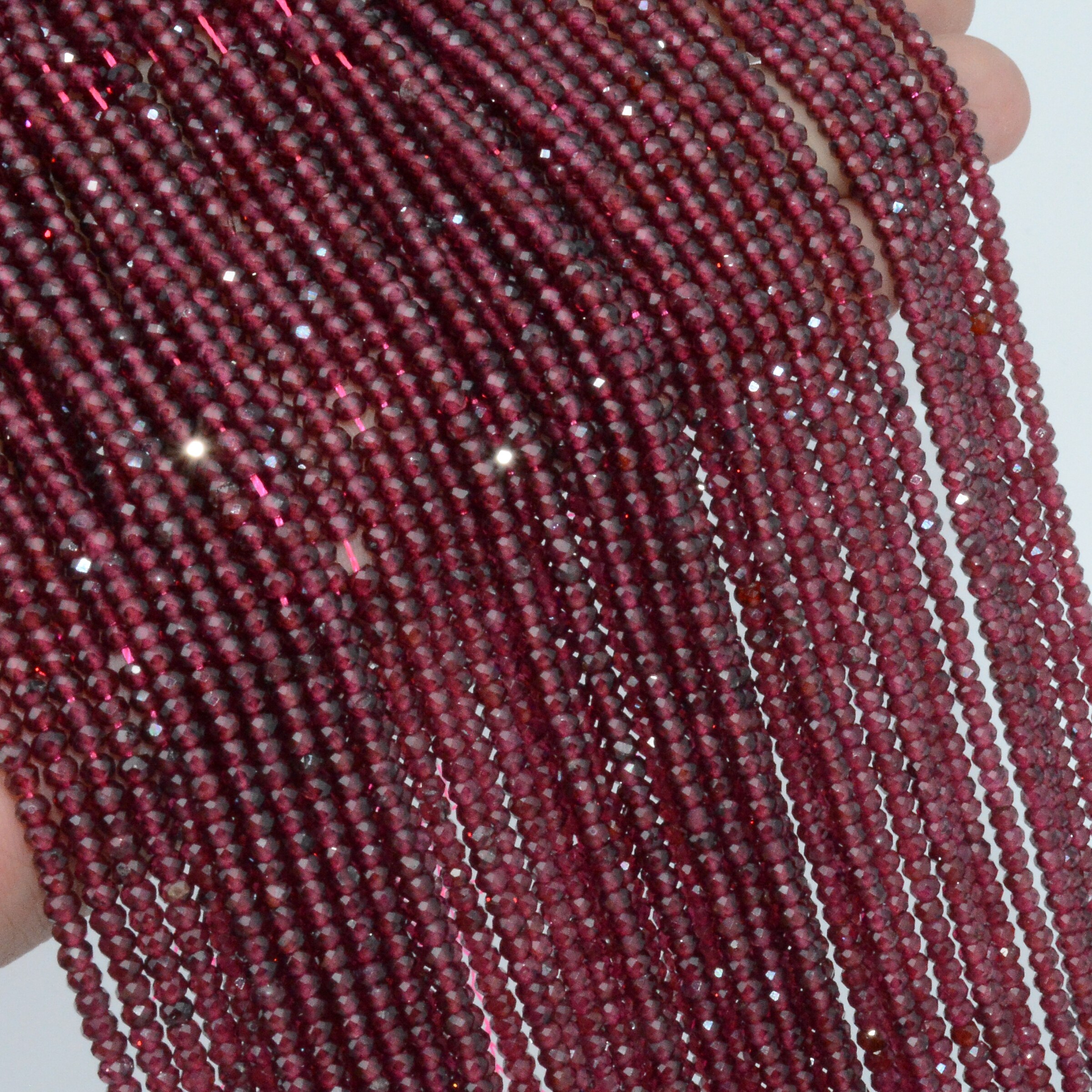 Facettierte rondelle aus natürlichem pyrop-granat , 2 x 3mm,3 x 4mm