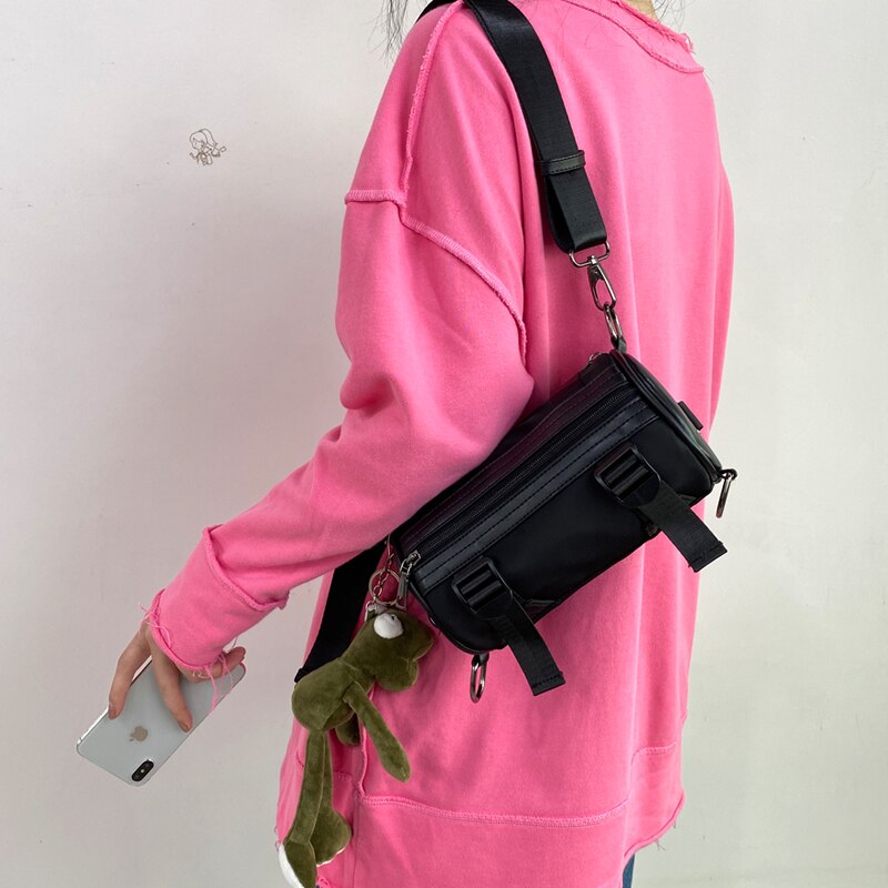 Japansk harajuku funksjon sylinder bag kvinnelig koreansk vill messenger bag student verktøy mørk vind ins strikk bag