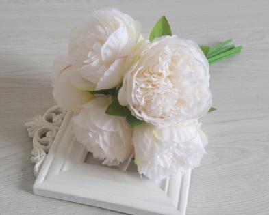 Five-headed royal peony hand tied peony flower European wedding hand tied flower home: white