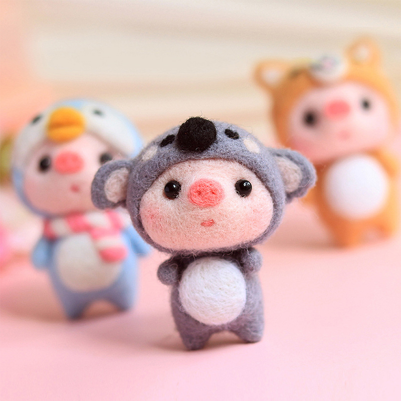 Jiwuo Wool Felt Animal Pig Neddle Felting Kit Material Package Felting Wool Handmade Wool Felt Doll Toy Craft Kits for Adults