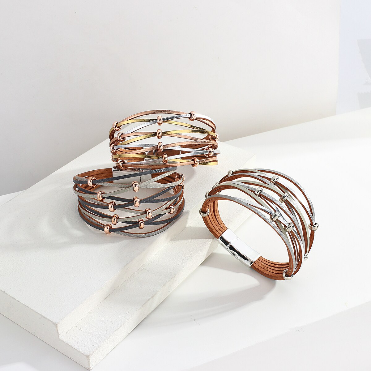 Allyes simples boho cruz buraco líquido contas de metal ampla envoltório pulseiras para mulheres multicamadas pulseira de couro feminino jóias presentes