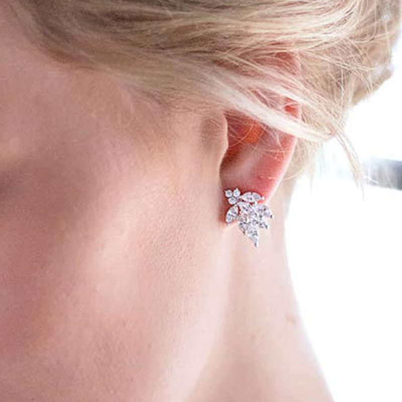 Huitan delicate bladvormige oorbellen met zirkonia steentjes voor dames, zilverkleurig, esthetische bruidsoorbellen, trendy sieraden
