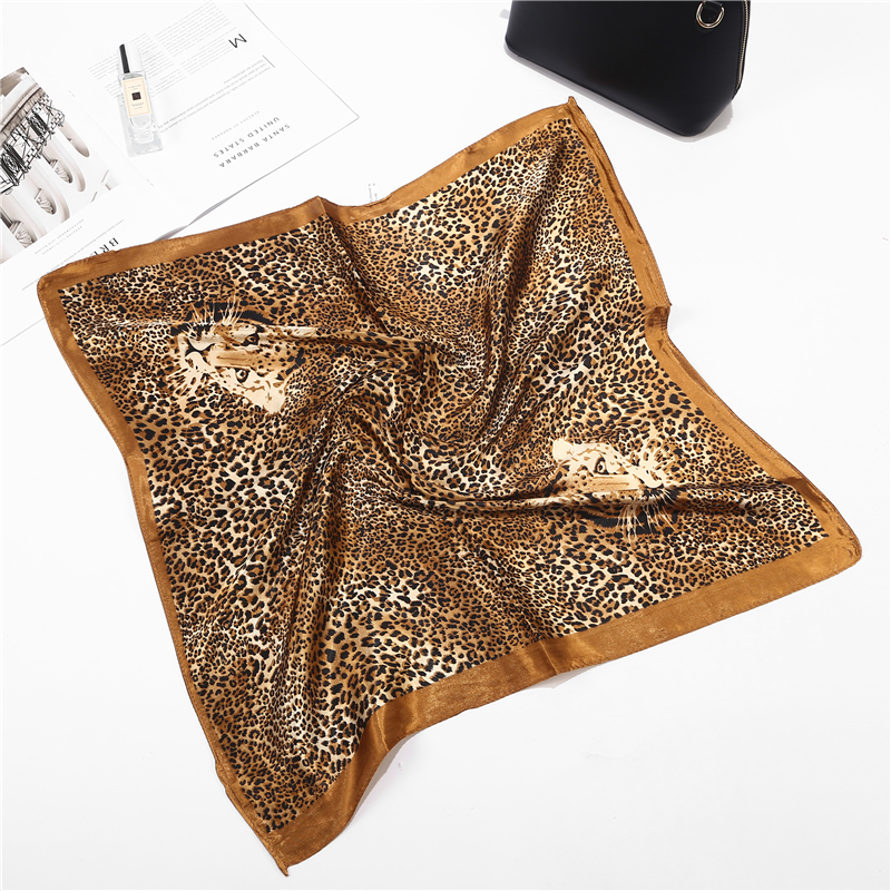 Sommer luksusmærke leopard silke firkantet tørklæde kvinder sjaler wraps print kontor lille hår hals hijabs foulard