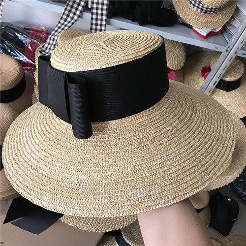 Kvinder stråhat med bred skygge floppy sommersolhat sejler strandhat kasket bånd bue kentucky derby hat sombreros: Med sort sløjfe