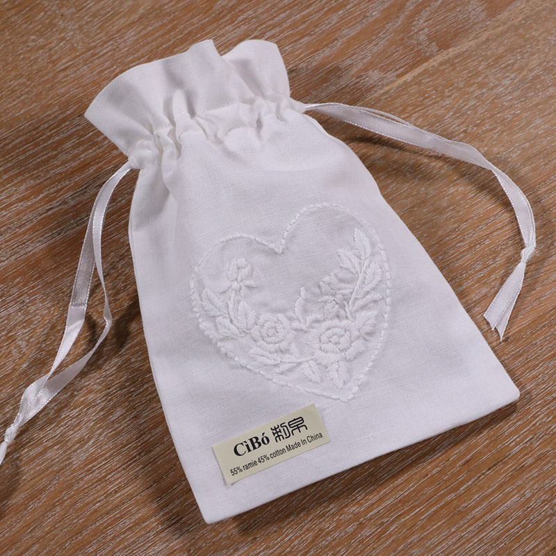 B007: wit linnen/katoen trekkoord hand borduren rose hart bags, 5x7 inches zakje zakken, travel pouch