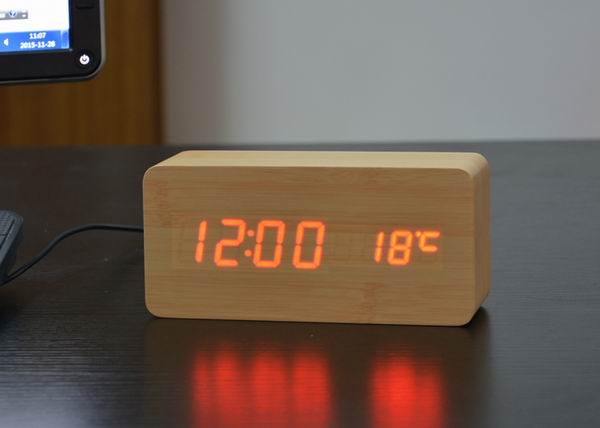 Fibisonic Wekkers Met Thermometer, Hout Houten Led Klokken, Digitale Tafel Klok, Elektronische Klokken Met Kosten: bamboo red