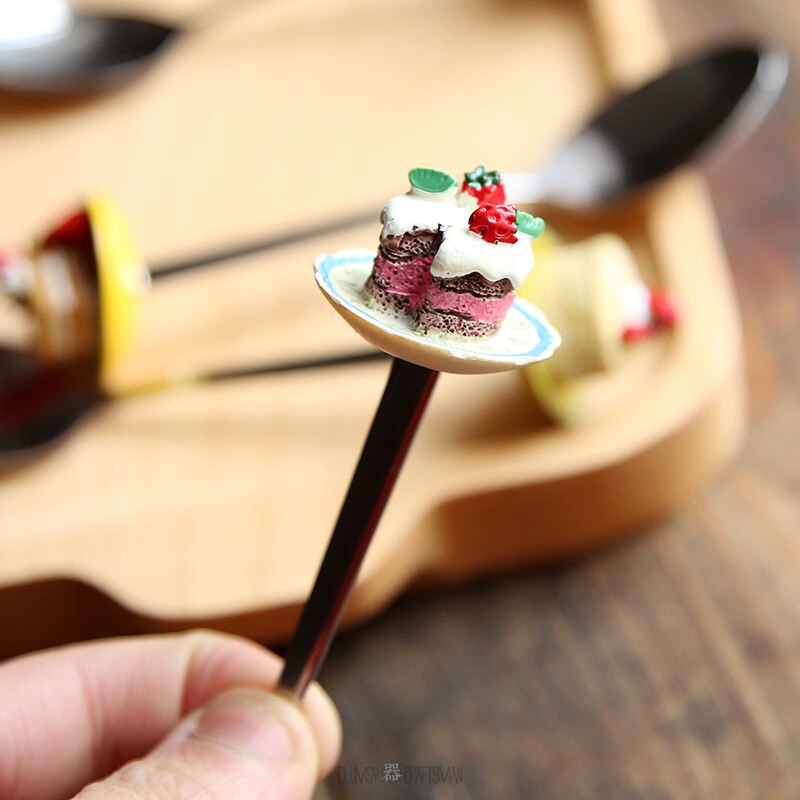 Cuillères à Dessert en résine en forme de gâteau, vaisselle 1 pièce mignonne cuillère à café pour enfants vaisselle 2C