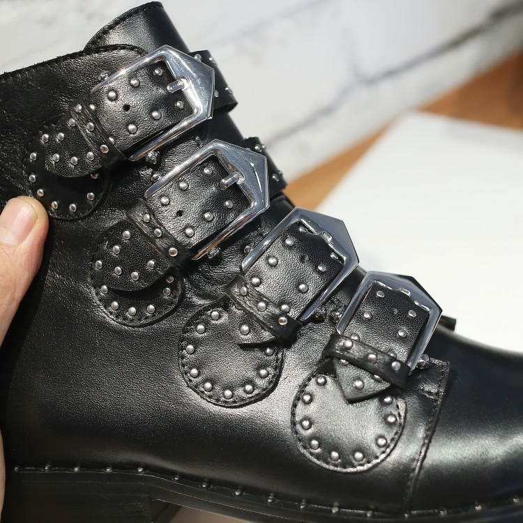 Bottines en Faux cuir à Rivets, sangles à boucle, talon épais, bottines noires pour femmes, bottes de moto décorées de clous
