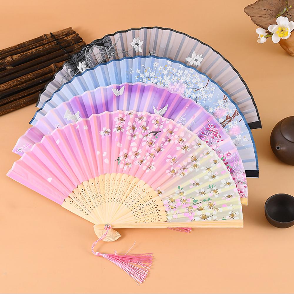 Kinesisk stil håndholdt folde dans fan bryllupsfest blonder silke folde håndholdt blomster fan sommer bryllup fan fest
