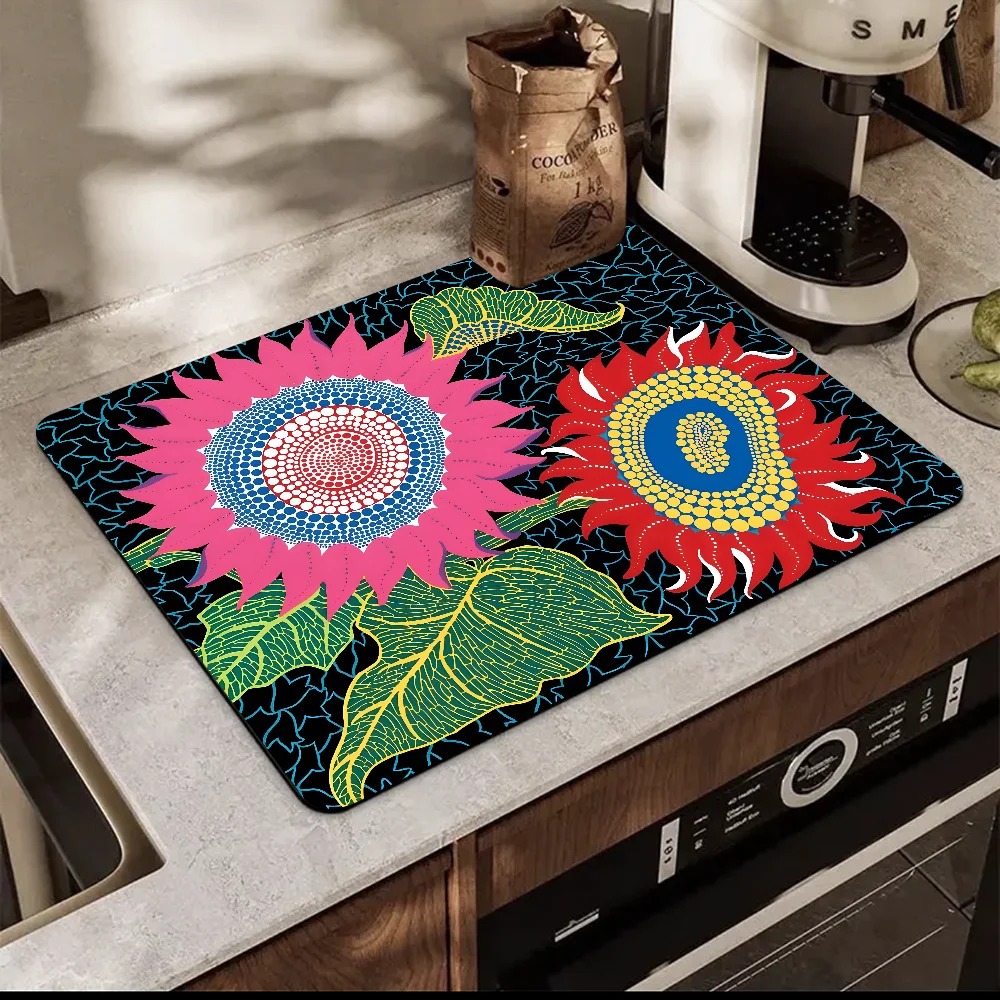 Yayoi Kusama Vloermat Gedrukt Schotel Droogmat Super Absorberend Koffie Afvoer Pad Servies Quick Rug Keuken Servies Placemat: M / Beige
