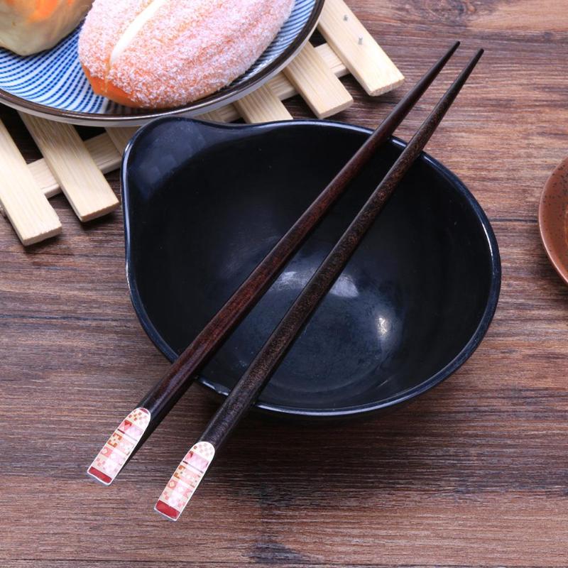 Populære japanske spisepinner bundet spisslinje naturlige tre spisepinner sushi spisepinner svart jern tre studenter retro servise
