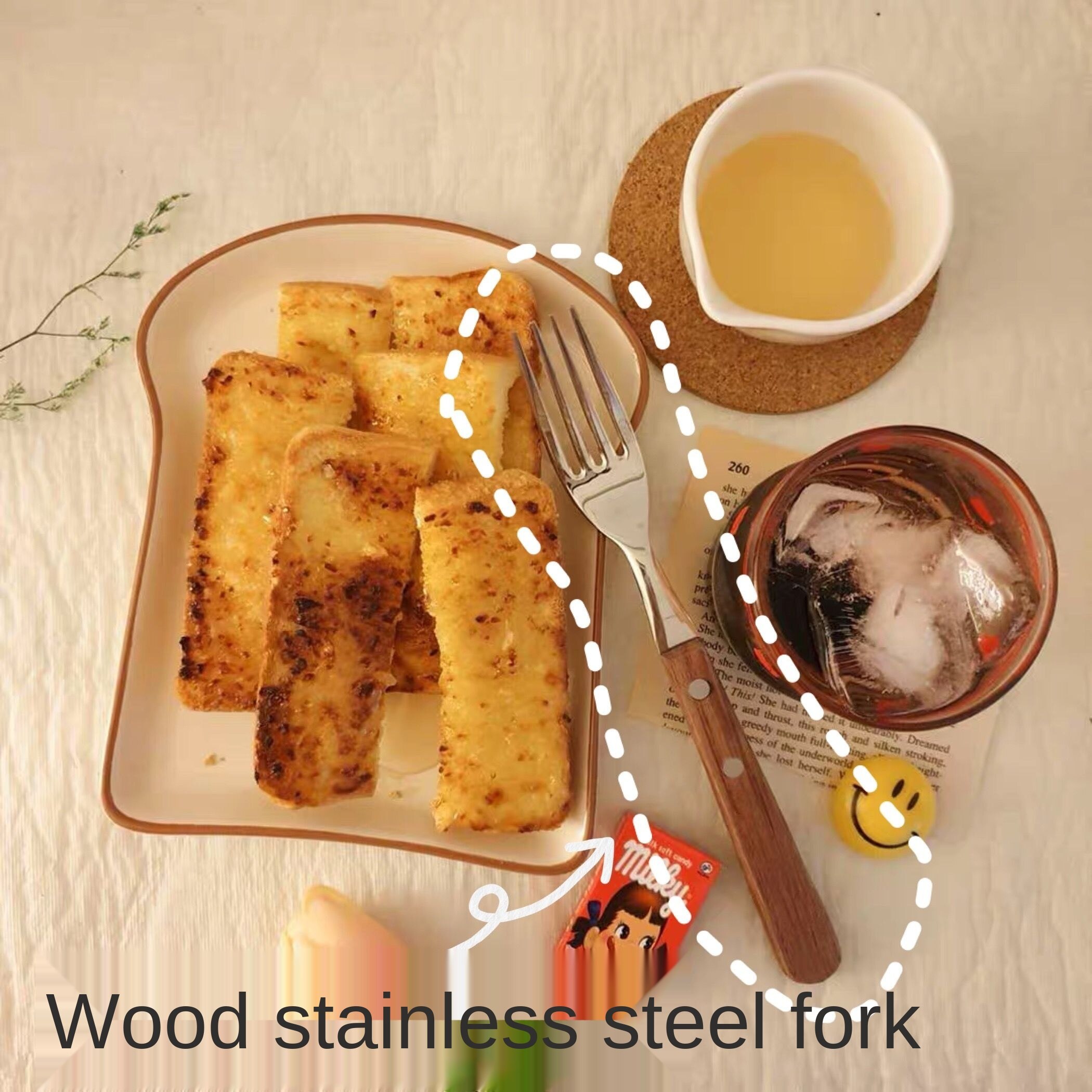 Simple and Cute Toast Bread Shape Ceramic Plate Breakfast Plate Japanese Tableware Cake Plate Pastry Fruit Plate: Stainless steel fork