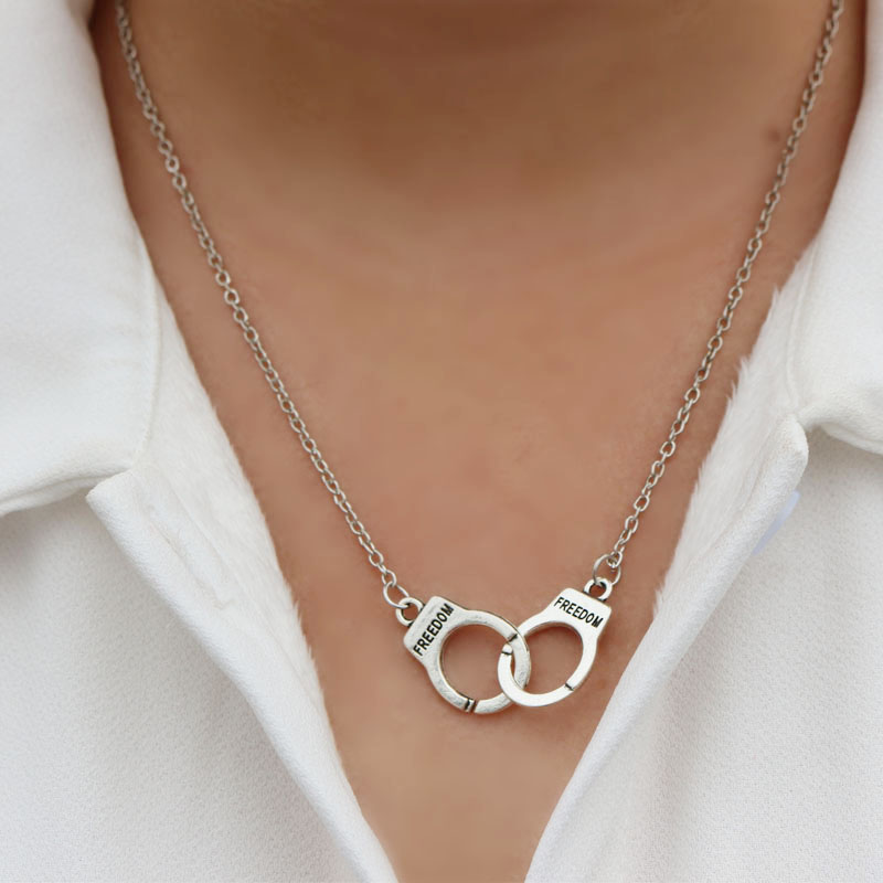 1 szt. Kajdanki kształt wisiorek naszyjniki kobiety biżuteria Choker posrebrzany łańcuszek naszyjnik prezent Bijoux kołnierz