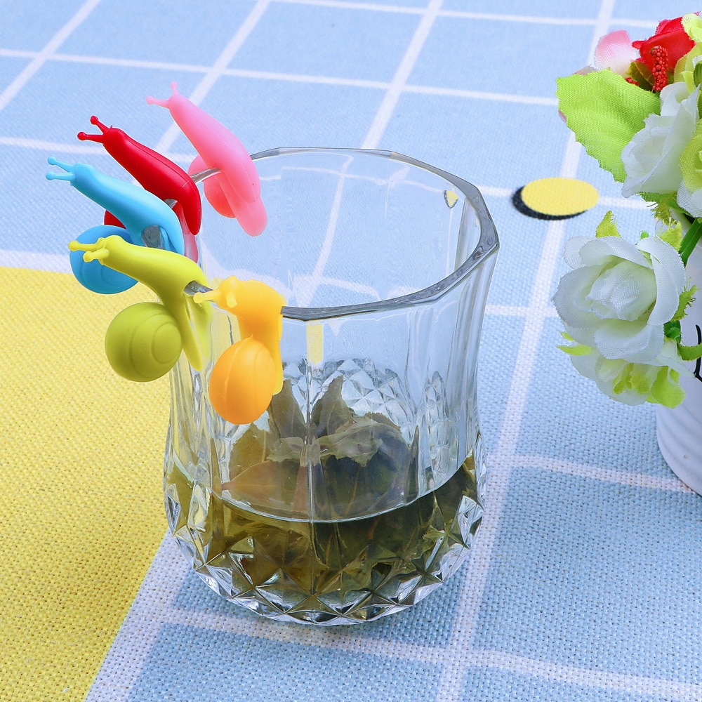 HILIFE Supporto Bustina di Tè Tazza Carino Forma di Lumaca clip Randome colore Decorazione Tazza di Utensili in silicone Tazza Appeso Strumento di Strumenti di Tè