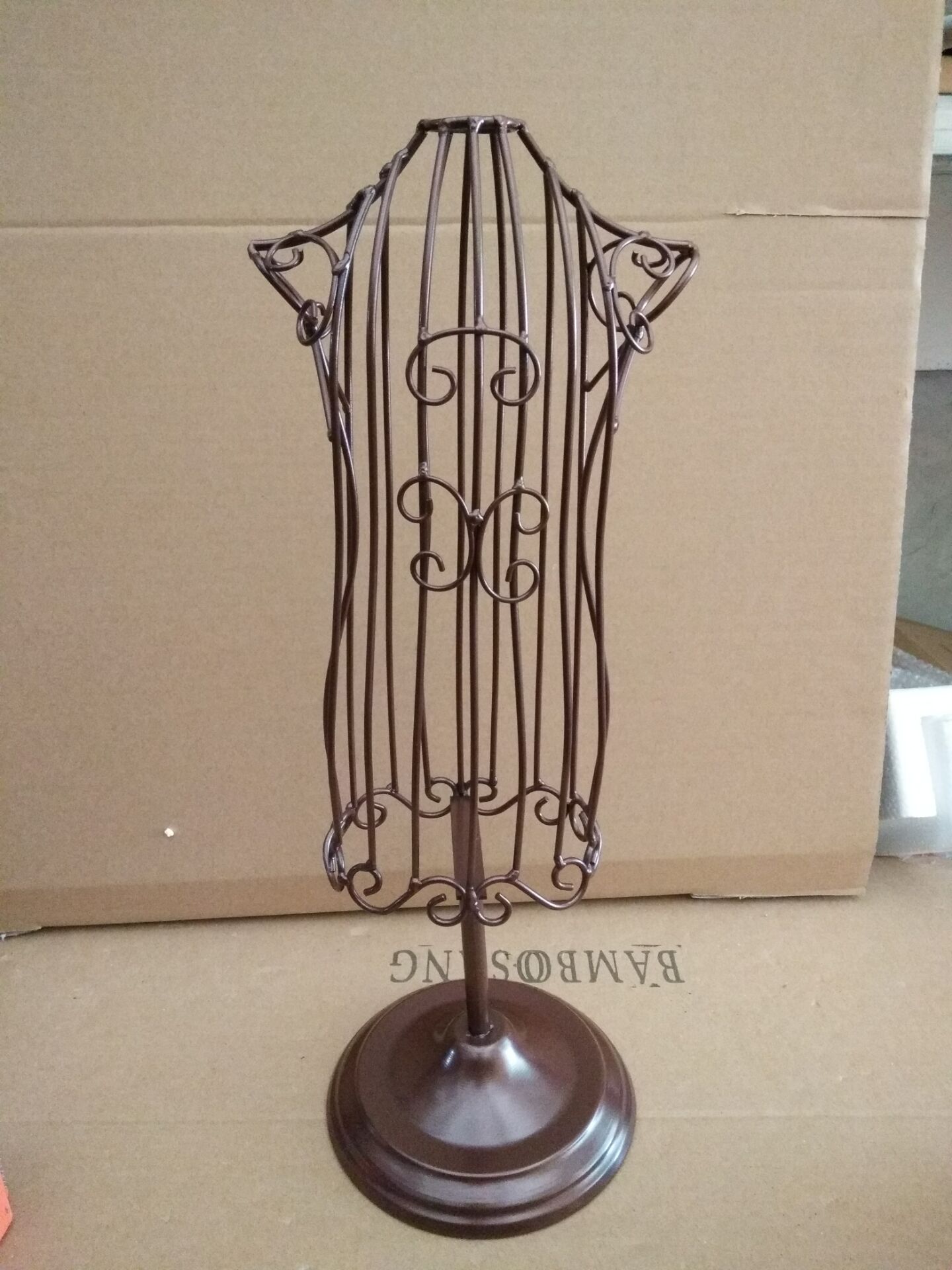 Wysokiej jakości 4 w stylu metalu dla zwierząt domowych manekiny ciało Model psa zwierzęta domowe są dziecko wieszaków na ubrania artykuły dla zwierząt jeden kawałek D192: 4