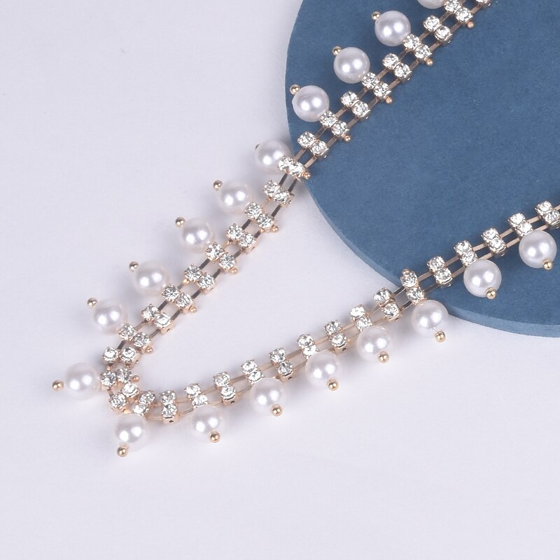 Simple dress with short necklace, bridal necklace, sweet romantic pearl necklace, girl's banquet .