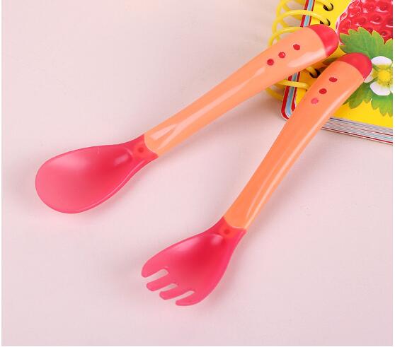 Handy Heat Sensing Thermal Spoon Baby Kids Weaning Silicone Head Tableware Baby Soft Head Safety Temperature Spoon: Pink pair