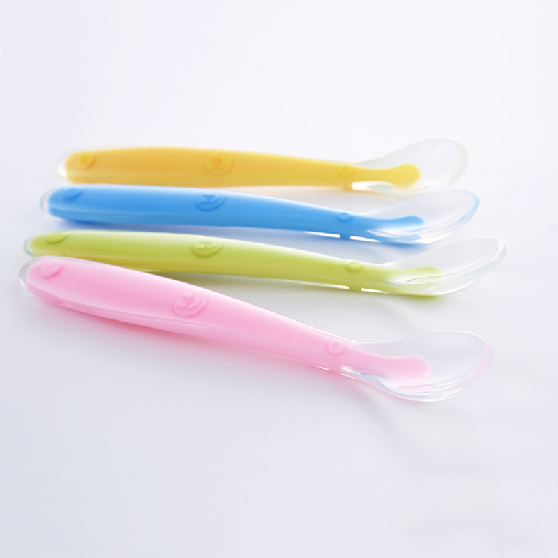 Cucharas de alimentación de silicona suave para niños, cuchara infantil de seguridad, herramientas de vajilla de retales