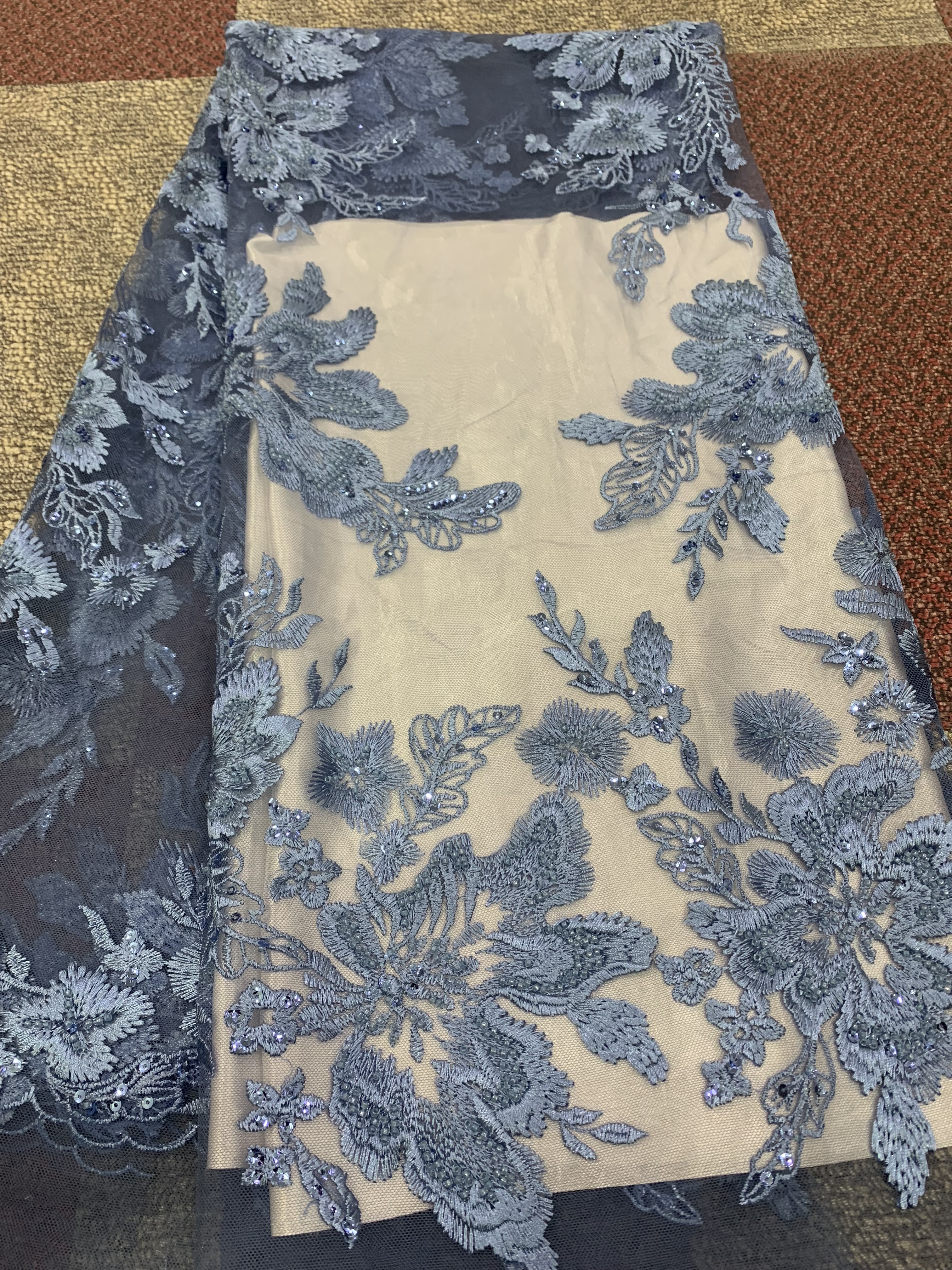 Tela de encaje de tul africano superventas , tela de encaje suizo con bordado de flores, tela de encaje nigeriano de con cuentas para novia