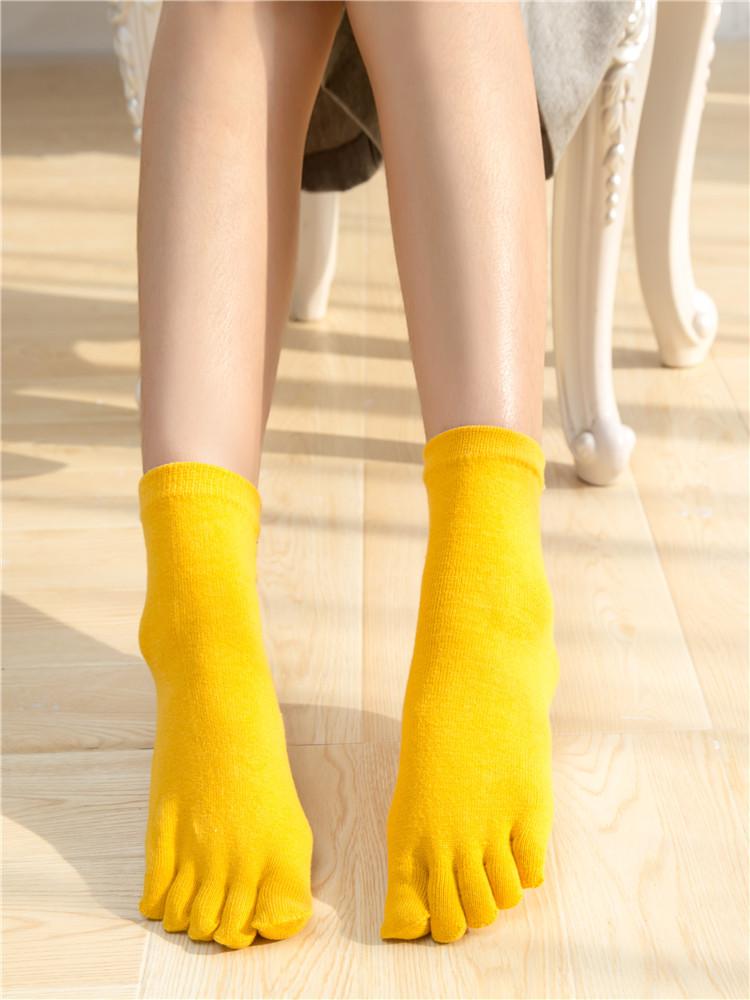 Classic Pure Color Lady Cotton Five Finger Socks 5 Finger Pure Cotton Female Cute Novelty Socks With Separate Toes: YELLOW