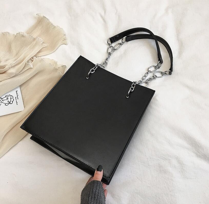 Vintage femme grand sac fourre-tout nouvelle en cuir mat femmes sac à main de créateur grande capacité chaîne sacs à bandoulière: PU Black
