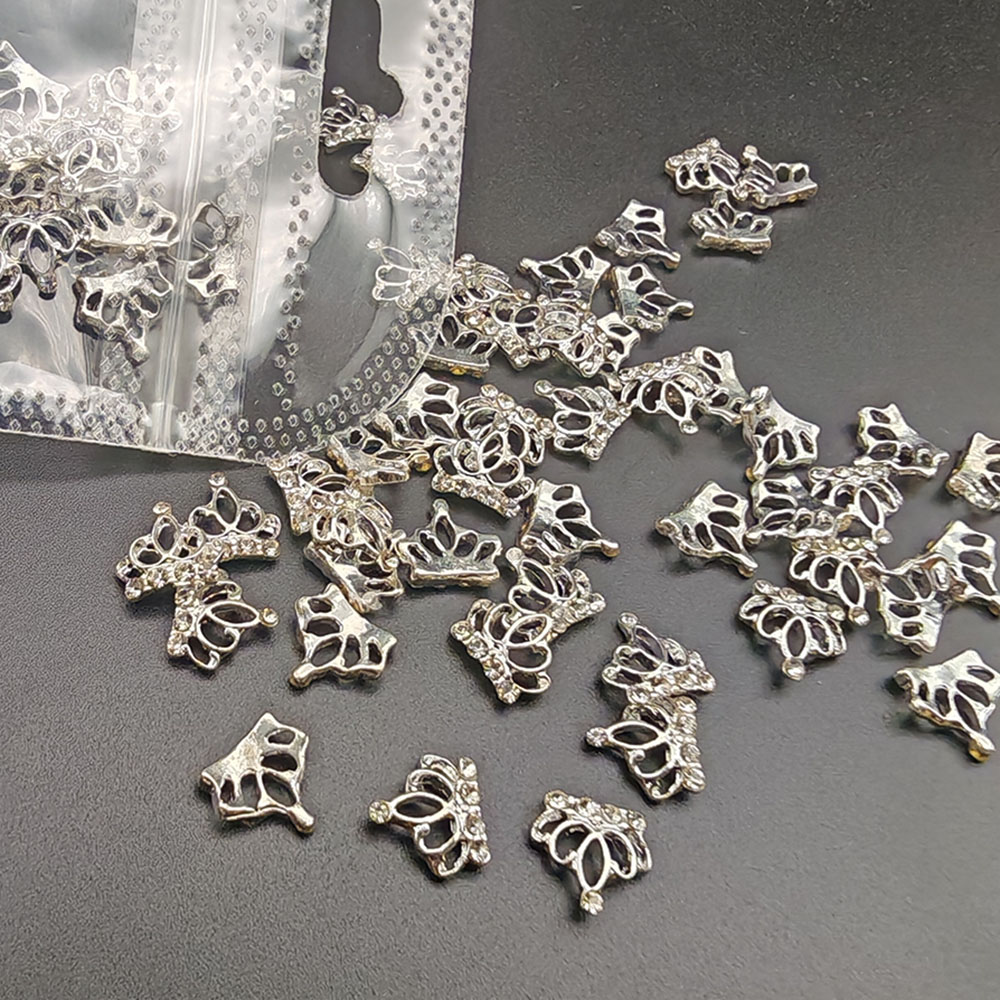 10 Uds. De dijes de corona de cristal de Metal para uñas, diamantes de imitación dorados y plateados brillantes, exquisitos dijes de corona de aleación 3D, decoraciones para manicura
