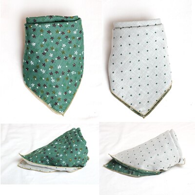 1 stk /4 stk hund bandana blomst kæledyr tørklæde halsklæde lille medium hundehalsbånd kæledyrsslips tilbehør halsbånd katte hunde pleje: Grøn blomst