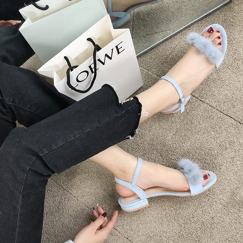 Net berømthed pels bold åben tå spænde bånd flok kvinder sandaler hæle sko kvinder fe mink pels slingback femmes sandaler