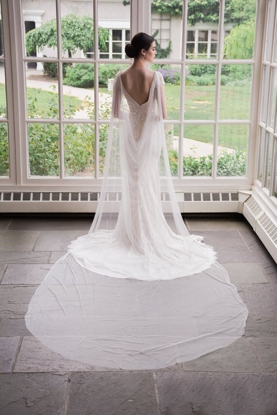 Bruids Cape, Bruiloft Cape Sluier, Lange Cape, Bridal Coverup, Cape Sluier, gedrapeerde Sluier Bridal Shawl Sheer Robe