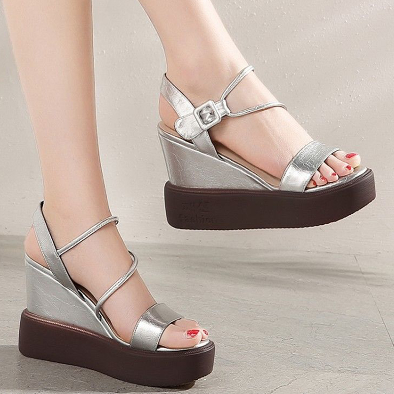 Sandales à petit talon incliné pour femmes, bas épais, talons courts Super hauts, polyvalents. Chaussures à talons compensés pour femmes, été: Argent / 39