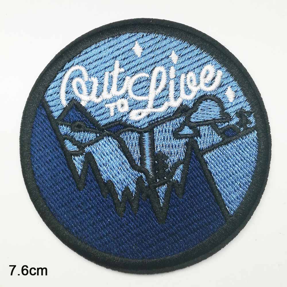 Outdoor Eerder In De Berg Sport Thema Geborduurd Ijzer Op Doek Kleding Patch Voor Kleding Jeans Rugzakken: out to live(X3