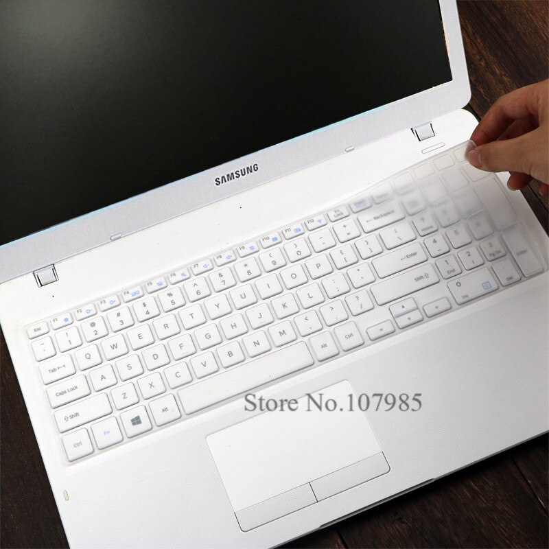 keyboard cover Protector Skin For Samsung Essentials E20 E30 NP350XAA 15.6 inch NP500R5K 500R5K 500R5H 551XAA NP 550XAA NP530E5M: Clear
