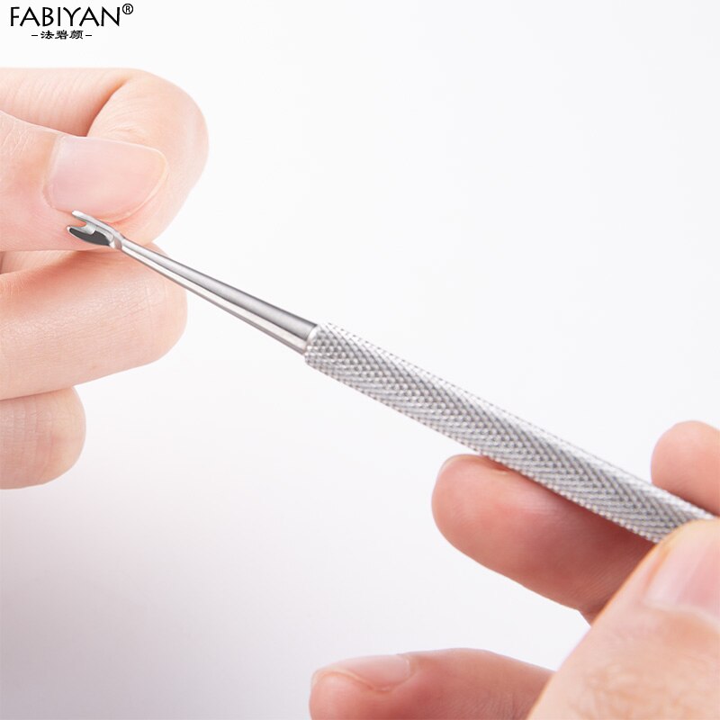 Ustensile de pédicure pour le soin des pieds, accessoire à double embout pour le nettoyage des ongles incarnés, avec crochet décapant et poussoir de cuticule, manche avec cannelure en acier inoxydable,